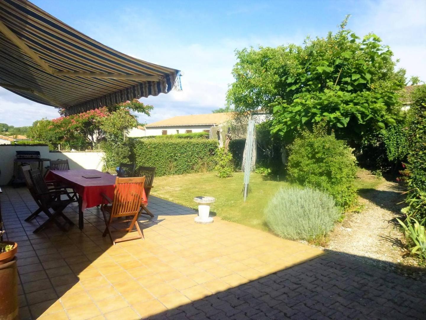 Royan - Maison De Plain-Pied Avec Jardin Clos - Quartier Residentiel Exterior foto